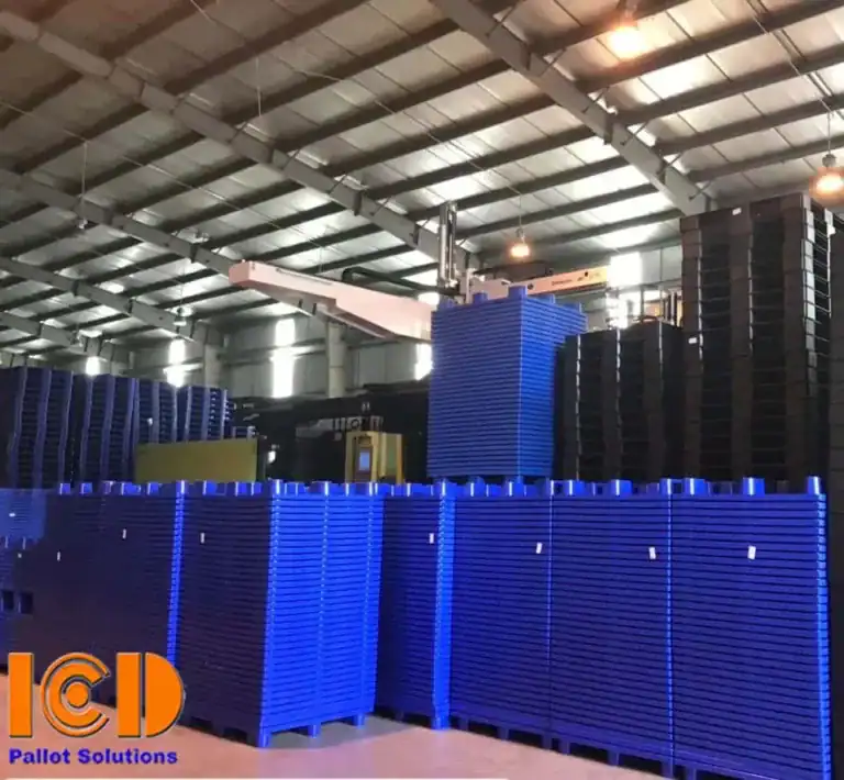 Kho pallet nhựa HDPE của ICD Việt Nam xếp chồng chờ giao