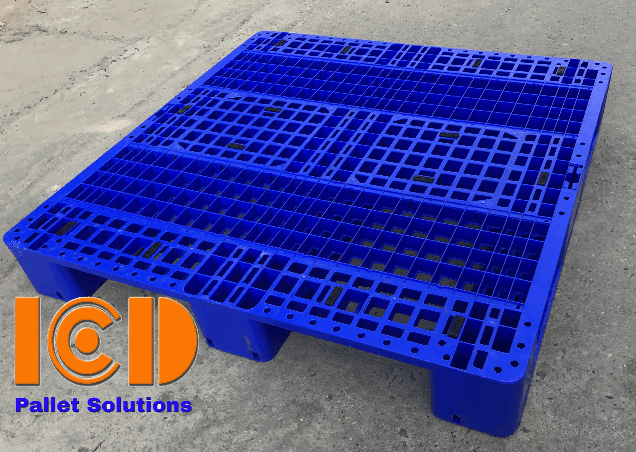 Pallet nhựa ICD 3 chân IPS EMV1111 VN VC 1100x1100x150mm xanh