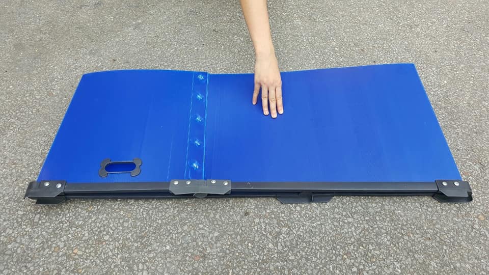 Thùng nhựa Danpla gập có nẹp có góc xoay