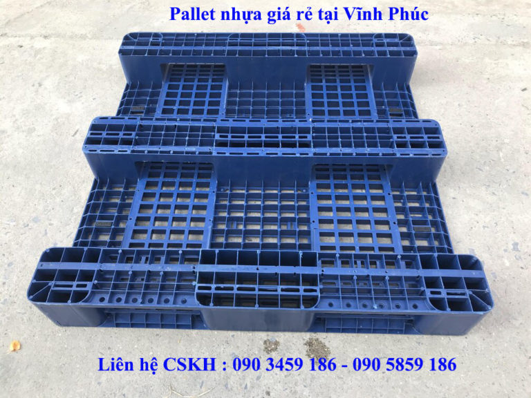 Pallet nhựa mặt lưới màu xanh, 3 đường chân, ICD Việt Nam giao cho khách hàng tại Vĩnh Phúc
