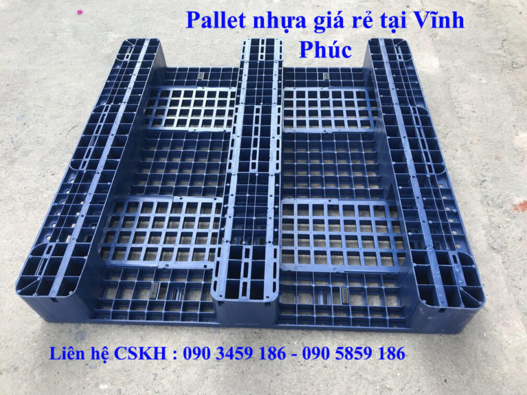 Pallet nhựa 3 đường chân màu xanh dương của ICD Việt Nam giao cho khách tại Vĩnh Phúc