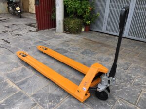 Xe nang tay thap cang sieu dai 1.8mx685, tai trong 3 tan anh 7