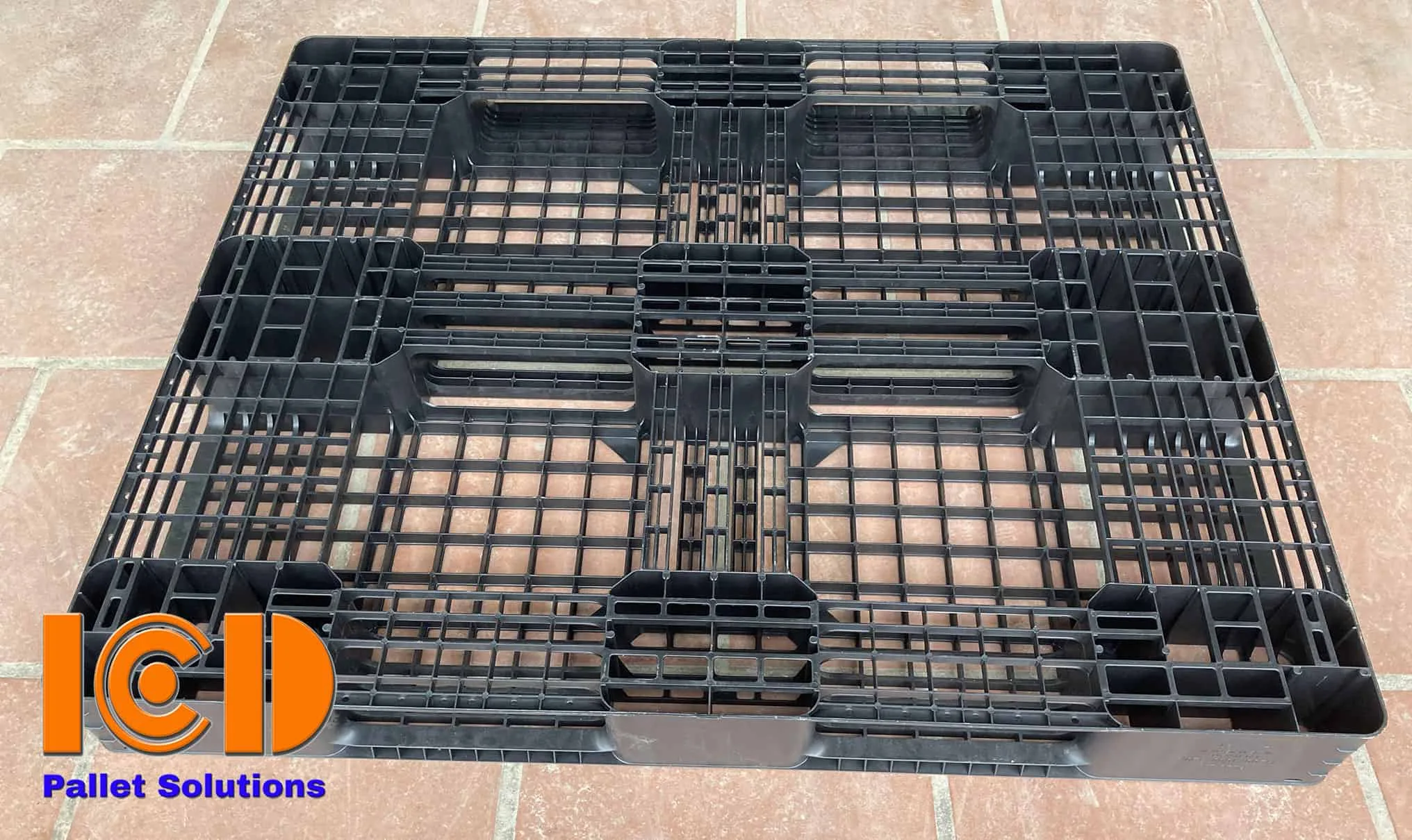 Pallet nhựa xuất khẩu 1200x1000x120 mm màu đen