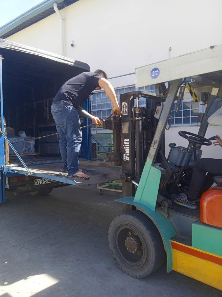 Bàn Giao Máy Quấn Màng Co Pallet Tự Động ICDT1650F Tại KCN Việt Hương, Bình Dương