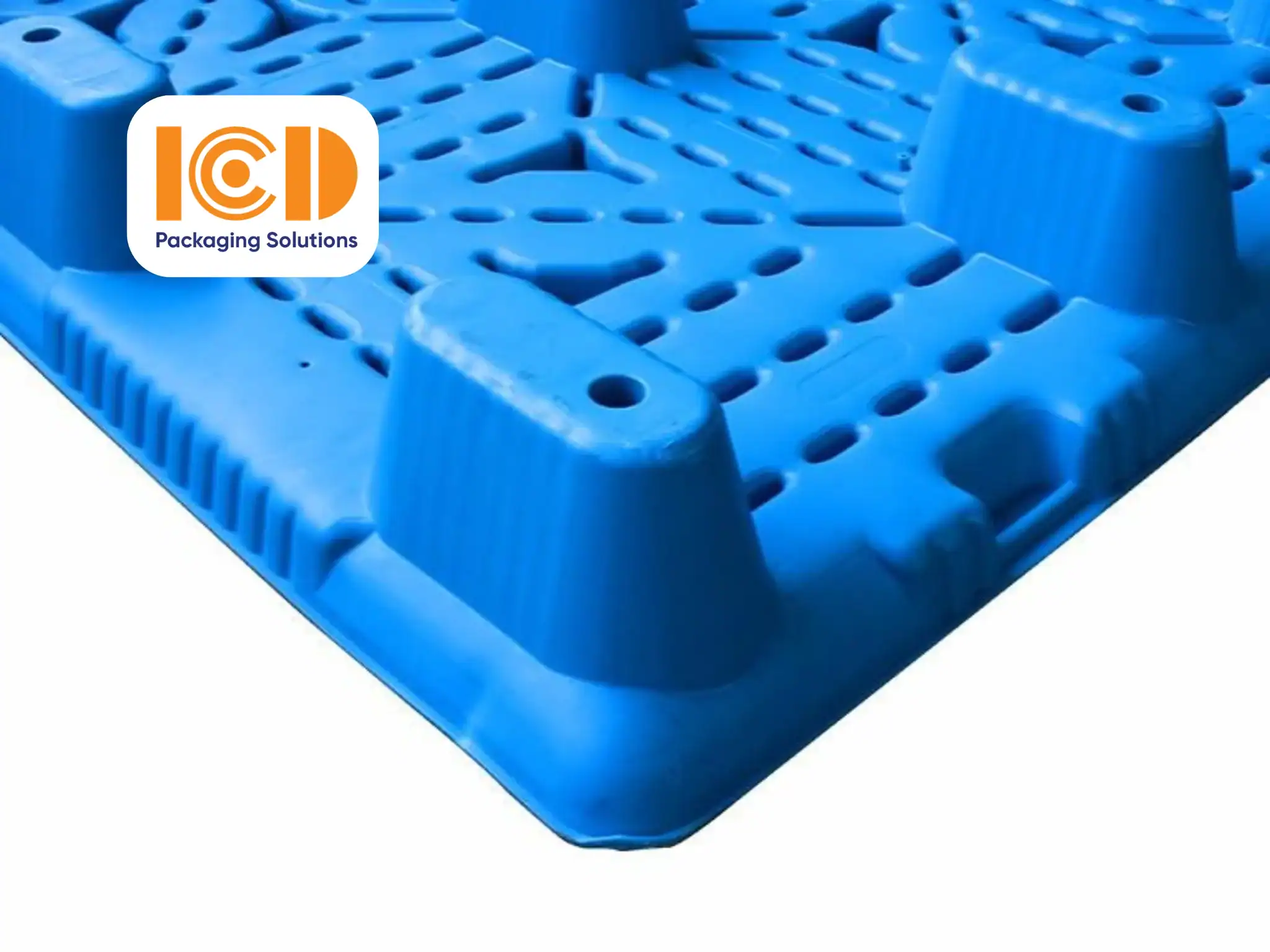 Cận cảnh chân cốc rỗng và mép pallet nhựa XU 1212 1200x1200x150 mm