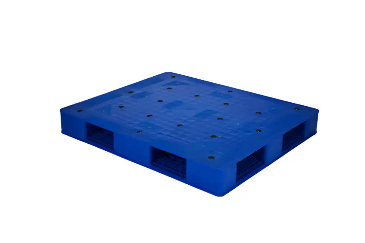 Blue closed-deck plastic pallet seen from an angle
