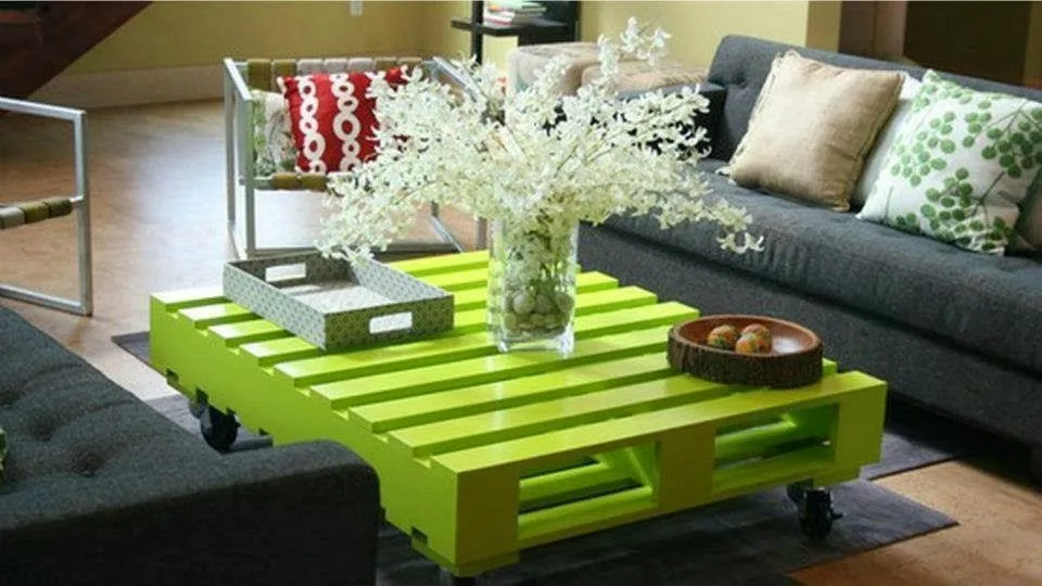 Tái chế pallet nhựa cũ: Từ bãi phế liệu đến nguồn cảm hứng sáng tạo