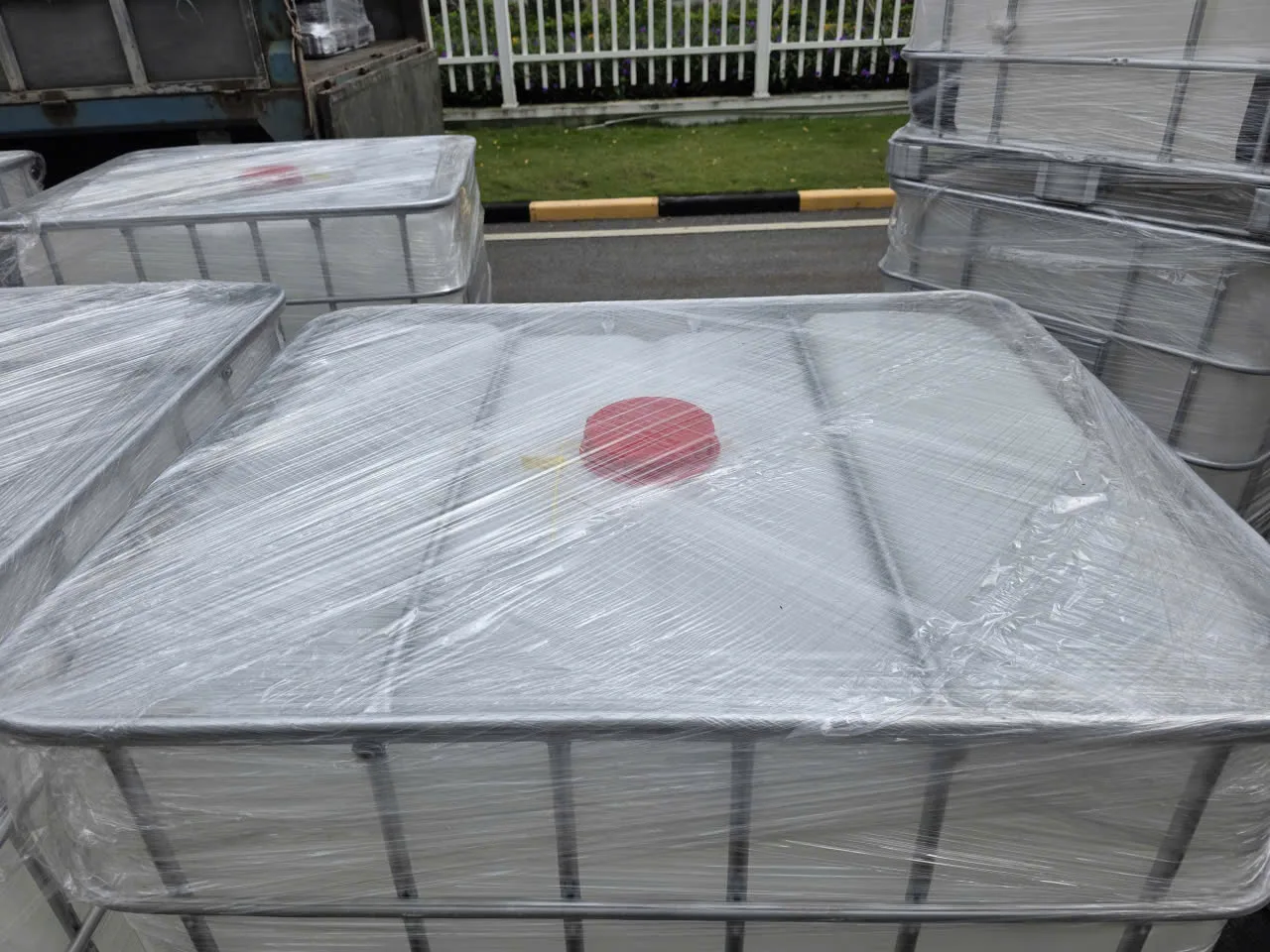 Chân nhựa thùng IBC 1000L - ICD Việt Nam