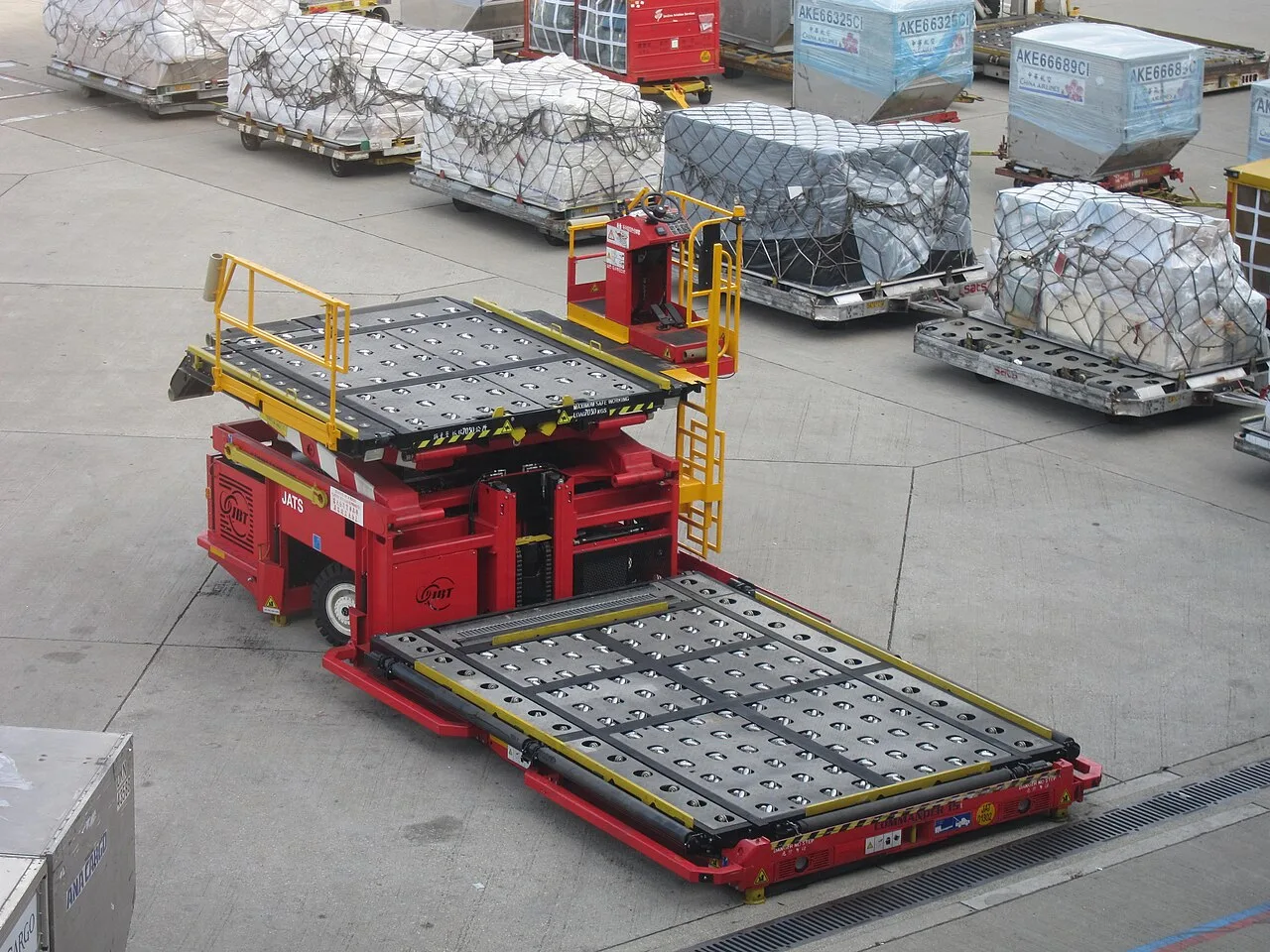 Bàn nâng hàng không có con lăn dùng dịch chuyển ULD container và pallet tại sân bay