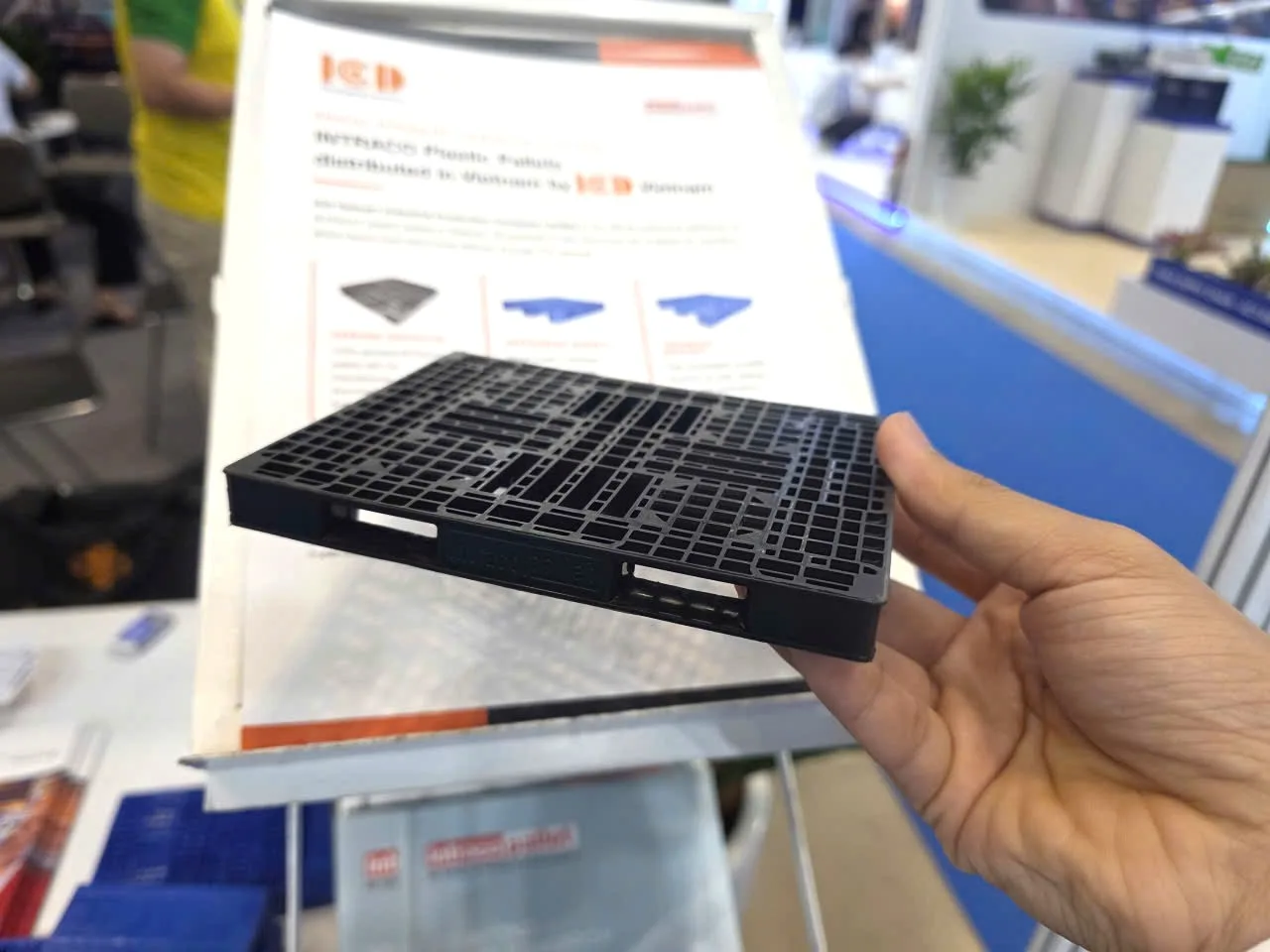 Mẫu pallet nhựa Intraco trưng bày tại gian hàng ICD Việt Nam, VILOG 2026