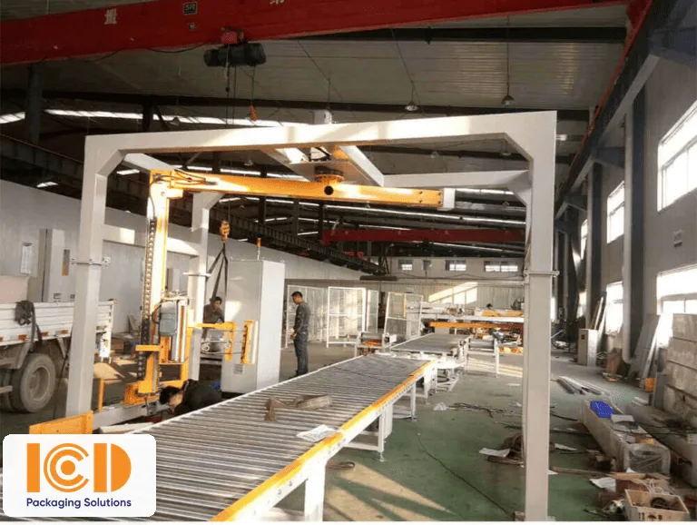 Máy quấn màng cánh tay quay ICD R1800FZ-PL lắp trên băng tải con lăn