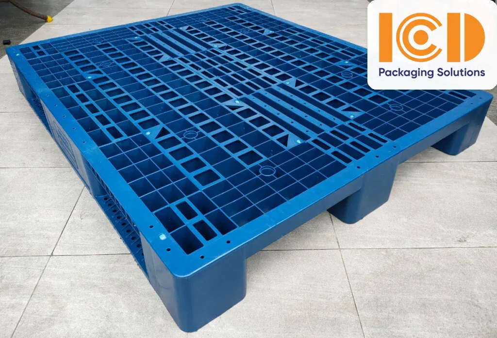 Pallet nhựa 3 chân mặt lưới ICD EHV101B2 màu xanh tái sinh