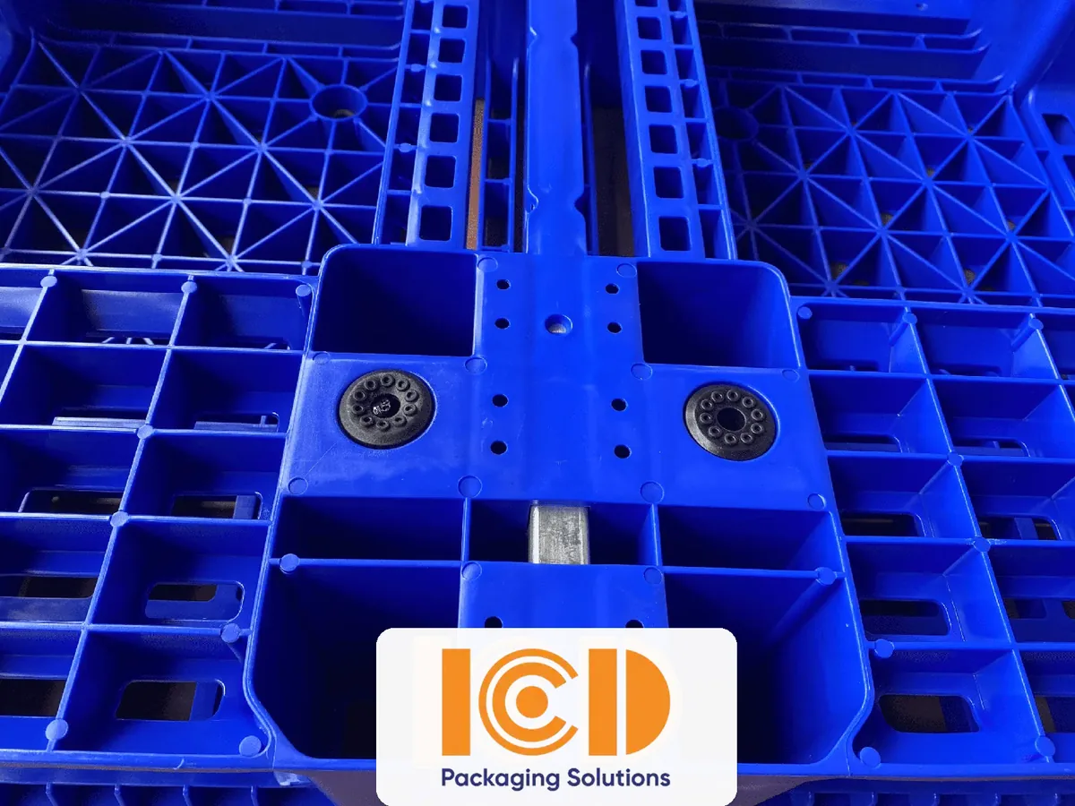 Close-up of the steel core in the rib bar of the ICD PL12 plastic pallet